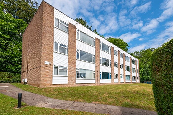 2 Bedroom Flat For Sale In Downswood, Reigate, RH2