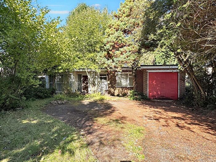 4 Bedroom Detached Bungalow For Sale In The Birches, Mannings Heath, RH13