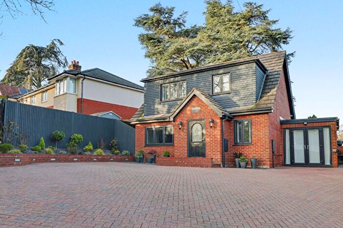 2 Bedroom Detached House For Sale In Bridge Road, Bursledon, SO31