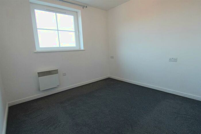 2 Bedroom Flat To Rent In , Bittern Court Dunfermline, KY11
