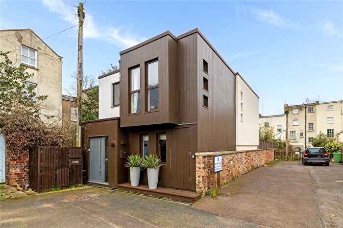 4 Bedroom Detached House To Rent In Oxford Walk, Cheltenham, Gloucestershire, GL52