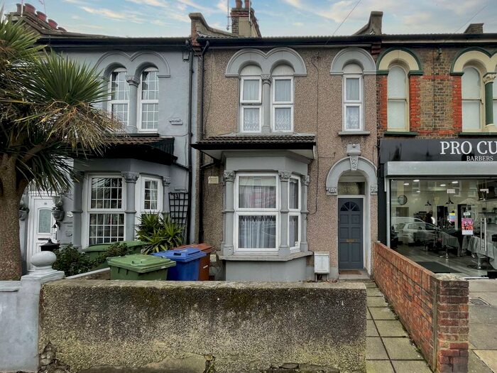 3 Bedroom Terraced House To Rent In Clarence Road, Grays RM17