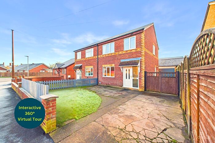 3 Bedroom Semi-Detached House For Sale In Fulford Crescent, New Holland, North Lincolnshire, DN19