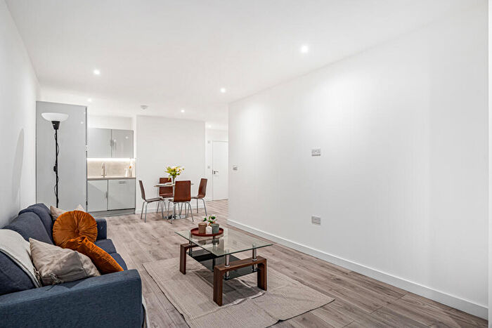 Apartment For Sale In Palmers Road, London, E2