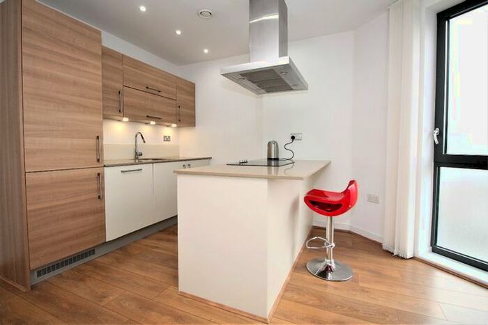 2 Bedroom Flat To Rent In Lime Quay Apartments, Bromley-By-Bow, E14