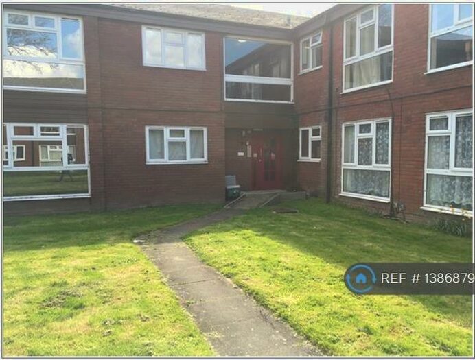 2 Bedroom Flat To Rent In Arncliffe Way, Warwick, CV34