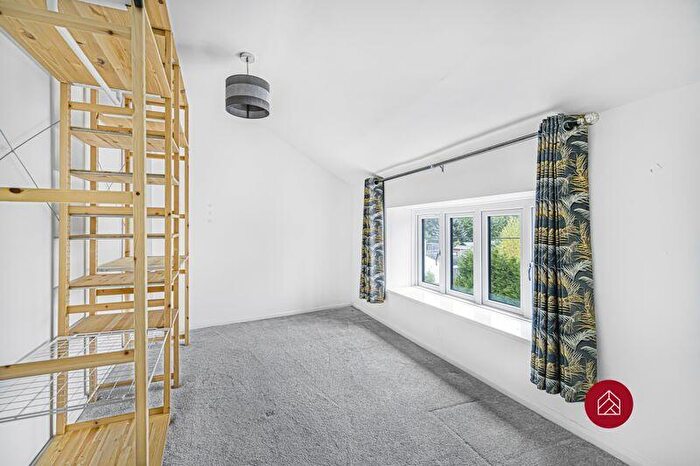 2 Bedroom Flat For Sale In East Street, Fritwell, OX27