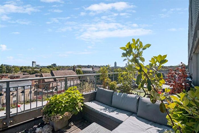 2 Bedroom Flat To Rent In Arklow Road, New Cross, SE14