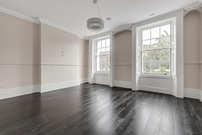 4 Bedroom Terraced House For Sale In Shepherdess Walk, Islington, London, N1 - Photo 5