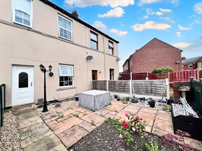 3 Bedroom Terraced House To Rent In Lascelles Hall Road, Huddersfield, HD5