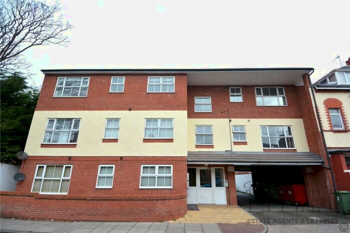 2 Bedroom Flat To Rent In Trinity Road, Hoylake, Wirral, CH47