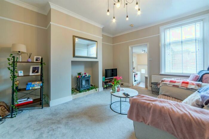 2 Bedroom Flat To Rent In Broomfield Road, Newcastle Upon Tyne, NE3