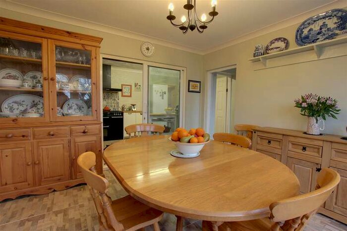 2 Bedroom Detached Bungalow For Sale In Station Road, Willoughby, LN13