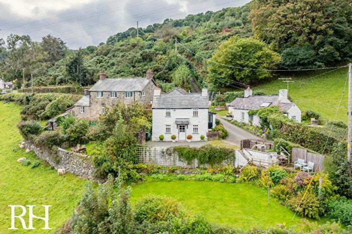 2 Bedroom Detached House To Rent In , LL32