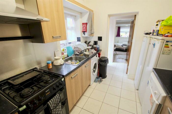 5 Bedroom House To Rent In Gibbins Road, Birmingham, B29