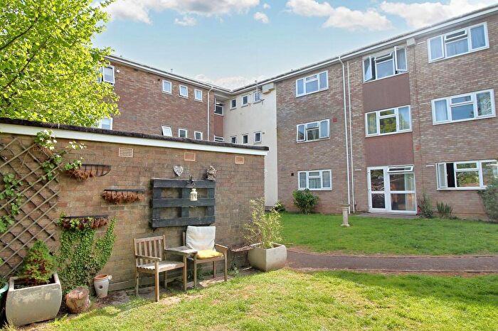 2 Bedroom Flat For Sale In Eastbury Close, Thornbury, BS35