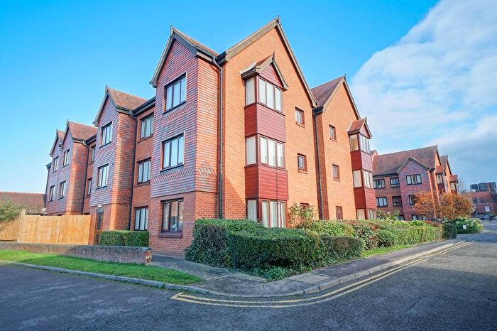 2 Bedroom Flat For Sale In Water Lane, Leighton Buzzard, LU7