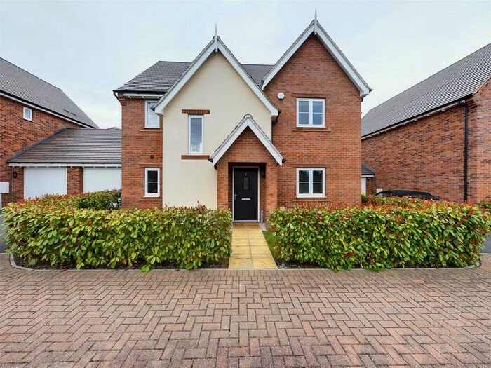 4 Bedroom Detached House For Sale In Glendower Way, Great Witley, Worcester, WR6
