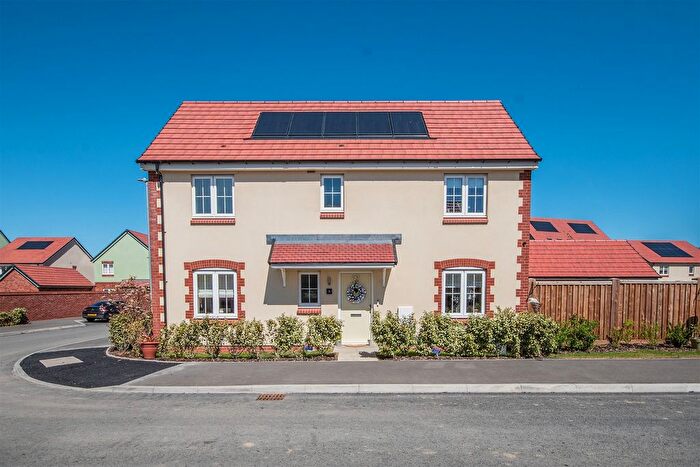 3 Bedroom Detached House For Sale In Campion Way, Desborough, Kettering, NN14