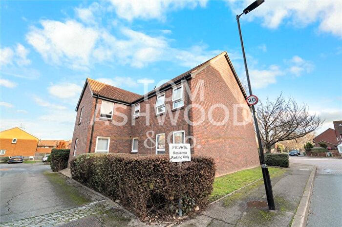 Apartment For Sale In Harper Road, Beckton, London, E6