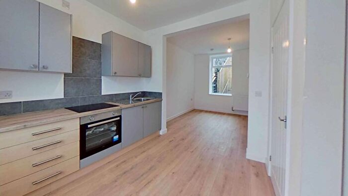 1 Bedroom Flat To Rent In Robert Street, Ynysybwl, CF37