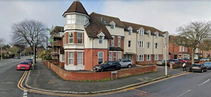 1 Bedroom Flat To Rent In Cheriton Road, Folkestone, CT19