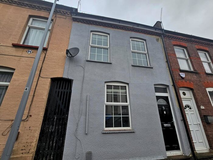 3 Bedroom Terraced House To Rent In May Street, Luton, LU1