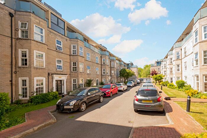 2 Bedroom Flat For Sale In West Barnes Lane, New Malden, KT3