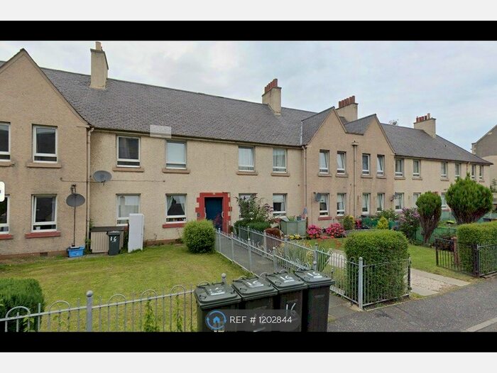 3 Bedroom Flat To Rent In Granton Medway, Edinburgh, EH5