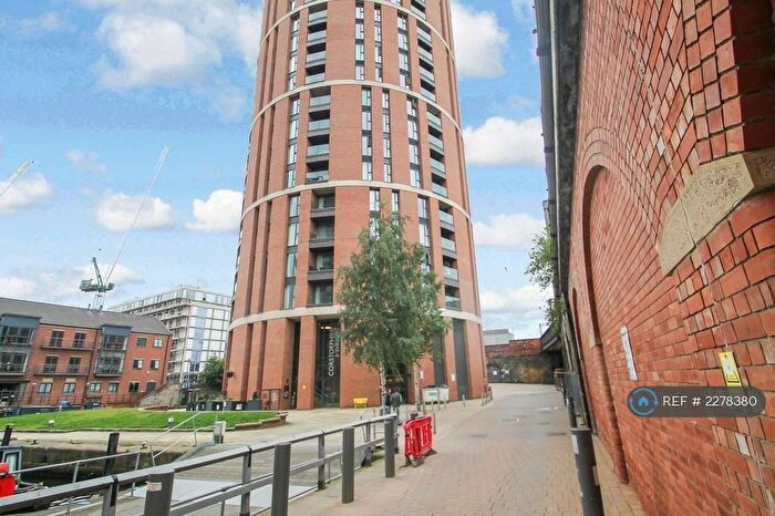 2 Bedroom Flat To Rent In Candle House, Leeds, LS1