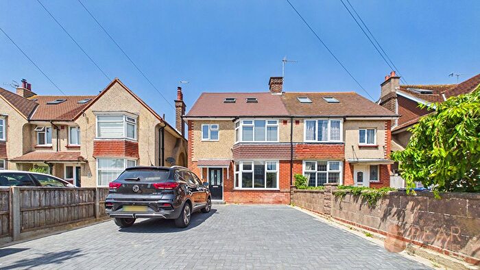 6 Bedroom Semi-Detached House To Rent In Terringes Avenue, Worthing, BN13