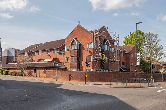 2 Bedroom Flat To Rent In Steve Biko Way, Hounslow, TW3