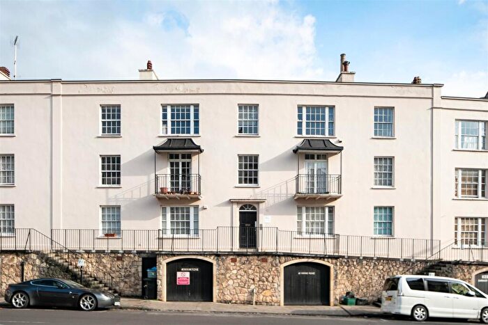 2 Bedroom Flat For Sale In Wellington Terrace, Clifton, BS8