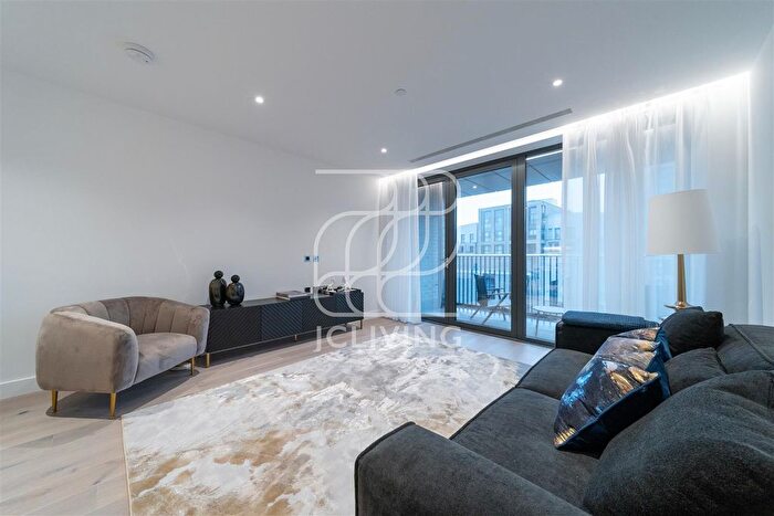 2 Bedroom Flat To Rent In Pluralist House, London, WC1X