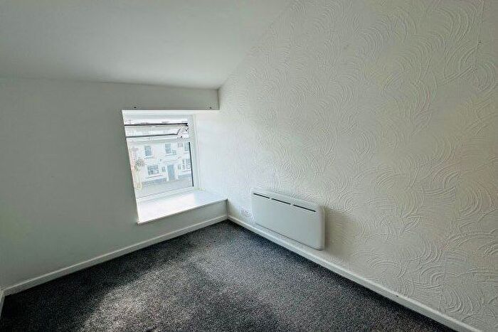 1 Bedroom Flat To Rent In Lammas Street, Carmarthen, SA31