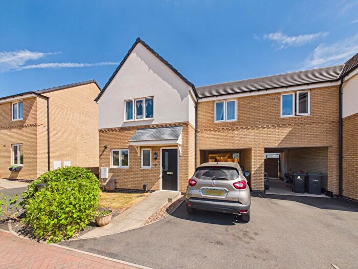 4 Bedroom Semi-Detached House For Sale In Corbett Chase, Gedling, Nottingham, NG4