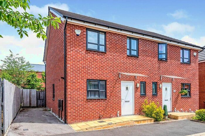 3 Bedroom Semi-Detached House To Rent In Bugle Close, Salford, Greater Manchester, M7