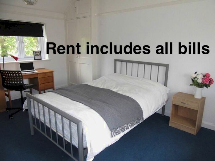 3 Bedroom Terraced House To Rent In Alice Templer Close, Barrack Road, Exeter, EX2