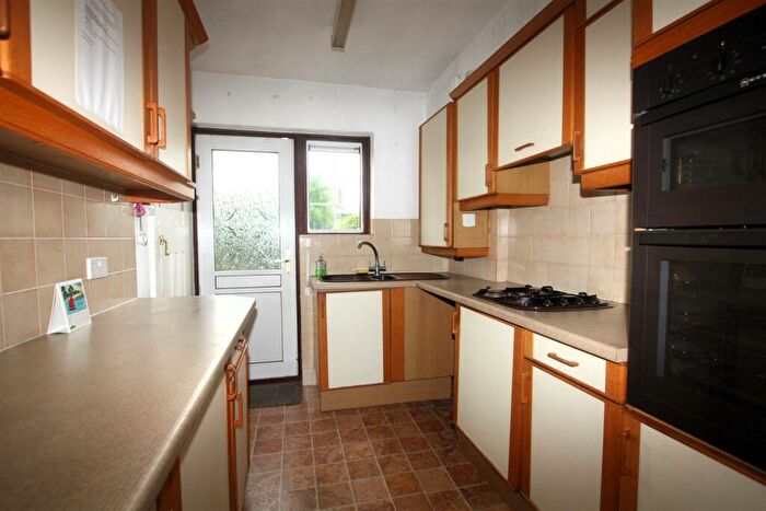 3 Bedroom End Of Terrace House For Sale In Beech Grove, Mitcham, CR4