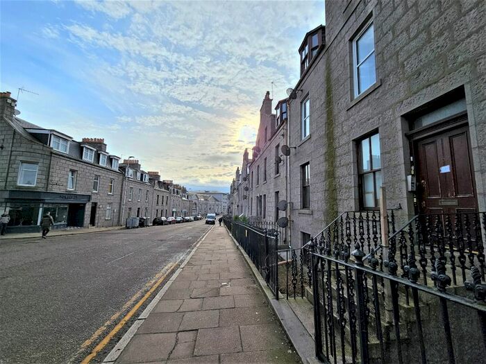 1 Bedroom Flat To Rent In Crown Street, City Centre, Aberdeen, AB11