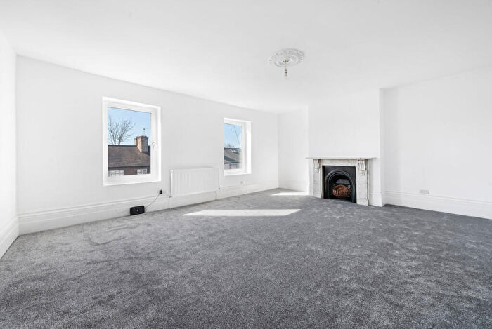 1 Bedroom Apartment For Sale In Albert Road, London, SE25