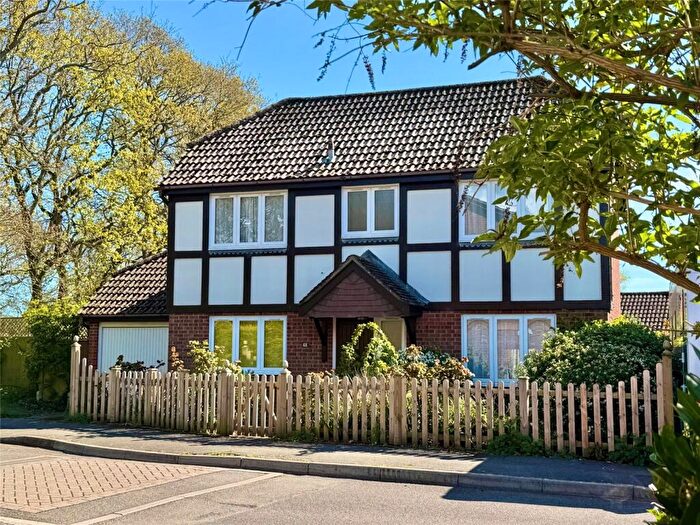 3 Bedroom Detached House For Sale In Doe Copse Way, New Milton, Hampshire, BH25