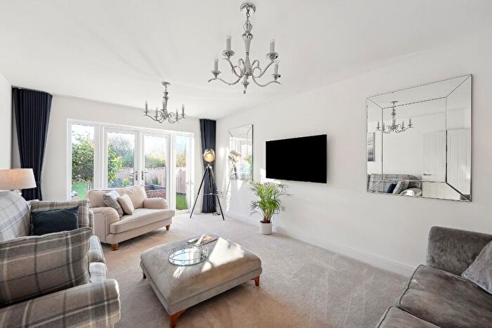 5 Bedroom Detached House For Sale In Station Road, Goldsborough, Knareabororugh, HG5