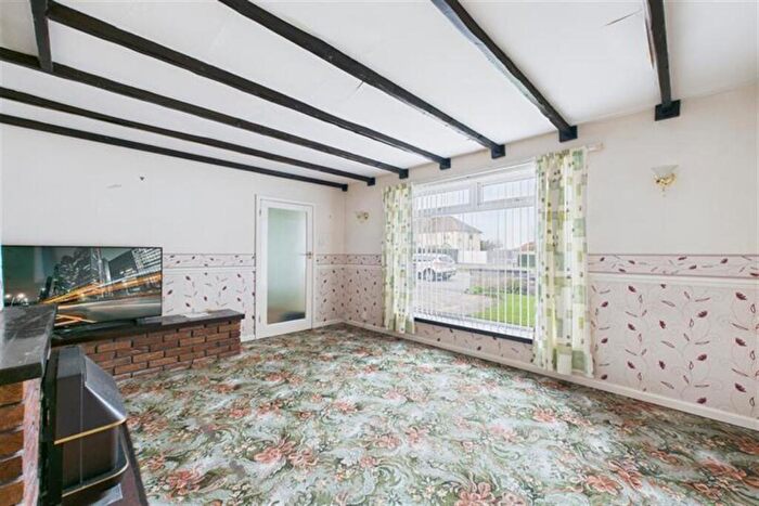 3 Bedroom Semi Detached House For Sale In Wigman Road, Nottingham, NG8