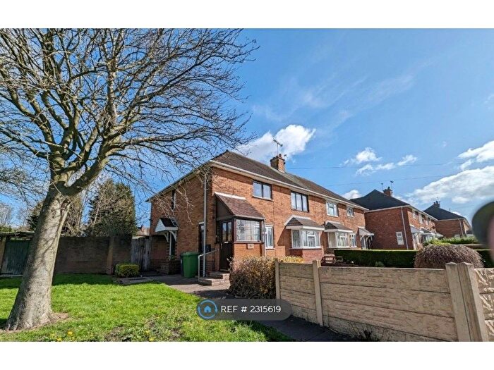 2 Bedroom Maisonette To Rent In Stephenson Avenue, Walsall, WS2