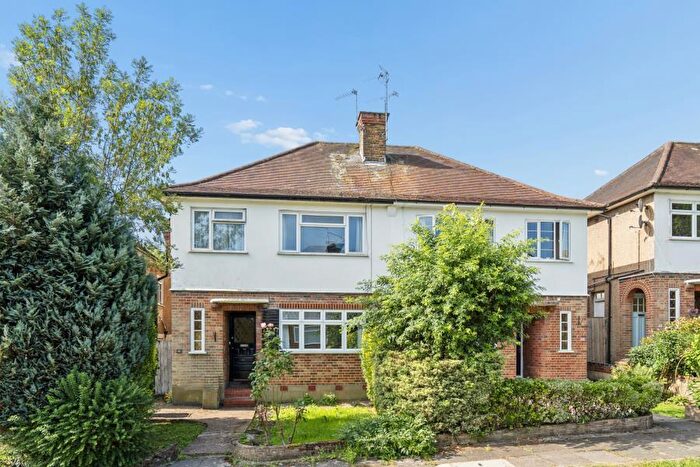 1 Bedroom Maisonette To Rent In Holwell Place, Pinner, HA5