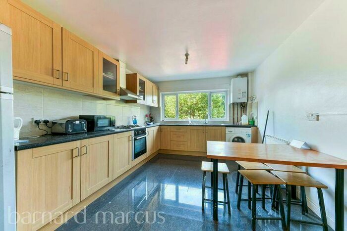 3 Bedroom House To Rent In Turenne Close, London, SW11