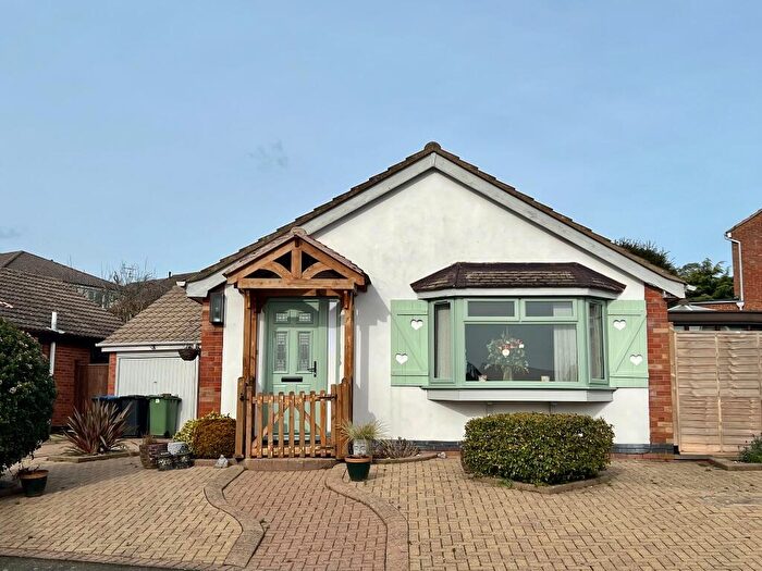 3 Bedroom Detached Bungalow For Sale In Russet Close, Market Harborough, LE16