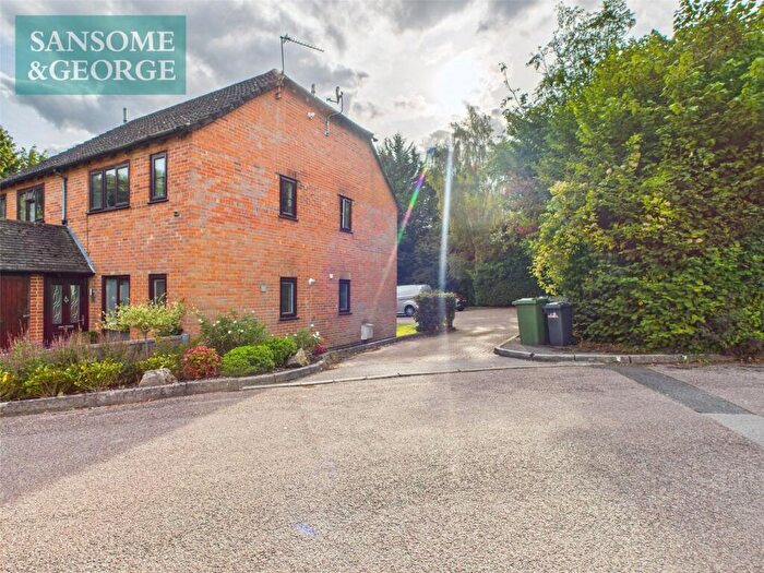 Apartment For Sale In Poppy Field, Lychpit, Basingstoke, Hampshire, RG24