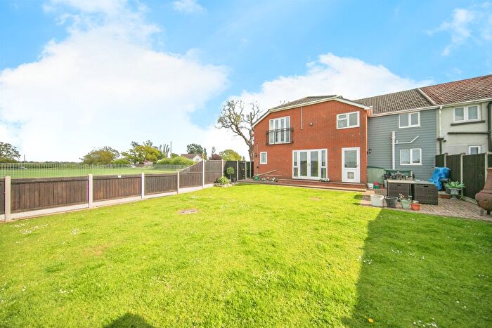 4 Bedroom Semi-Detached House For Sale In Harwich Road, Little Clacton, Clacton-On-Sea, CO16